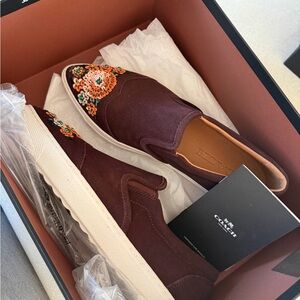 NIB Coach Women's Floral Embroidered Slip-On Loafers - Burgundy